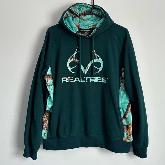 Realtree Sweaters - Realtree Hoodie Medium